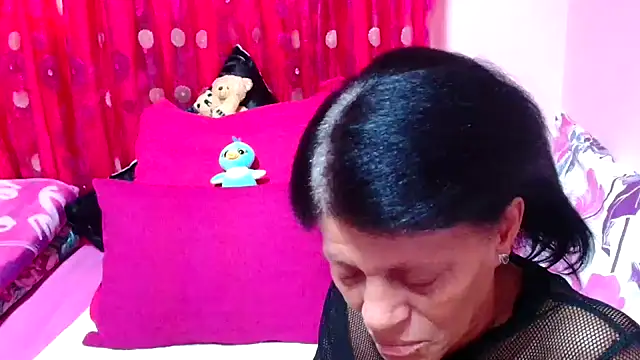 Snapshot of SLUTTYROXY chatting on October 9, 2025, 6:03 am SLUTTYROXY online show from October 9, 2025, 6:03 am