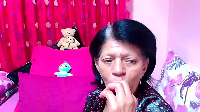 Snapshot of SLUTTYROXY chatting on October 6, 2025, 7:09 am SLUTTYROXY online show from October 6, 2025, 7:09 am