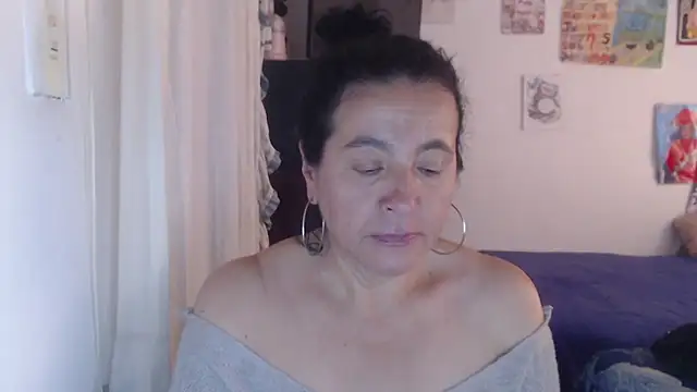 stefilove10 online show from April 21, 2026, 2:01 pm