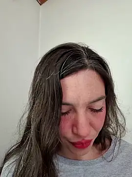 loveuu-bae online show from September 17, 2025, 5:04 pm