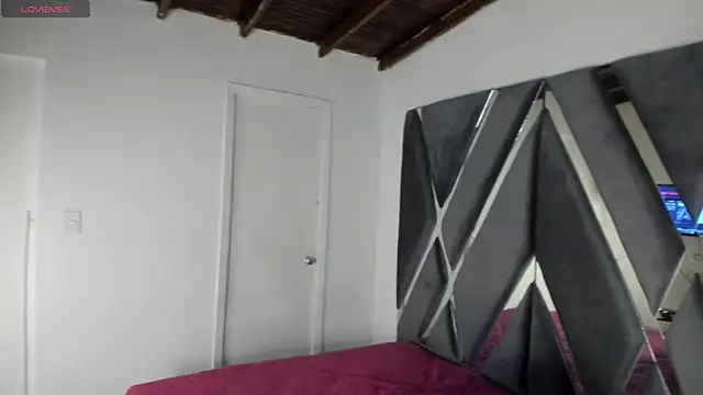 moonsweet1 online show from November 23, 2025, 2:27 pm