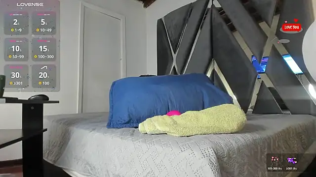 moonsweet1 online show from March 10, 2026, 6:34 pm