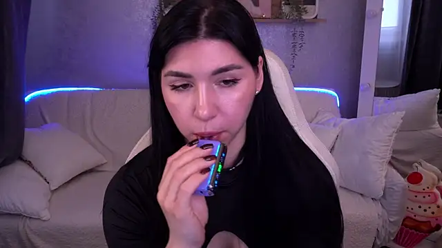 Snapshot of EmilyCandyy chatting on November 13, 2025, 7:12 am EmilyCandyy online show from November 13, 2025, 7:12 am