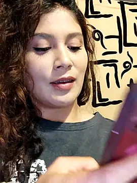 Snapshot of kinky_mila@xh chatting on February 18, 2025, 1:21 am kinky milaxh online show from February 18, 2025, 1:21 am