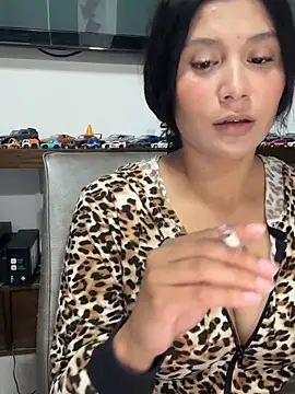 kinky milaxh online show from December 15, 2025, 10:59 pm