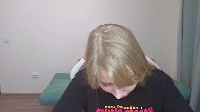 Jessy Ginger online show from November 14, 2025, 1:15 pm