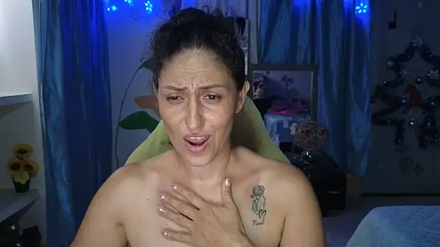 caro mature wild hot online show from December 7, 2024, 11:18 pm