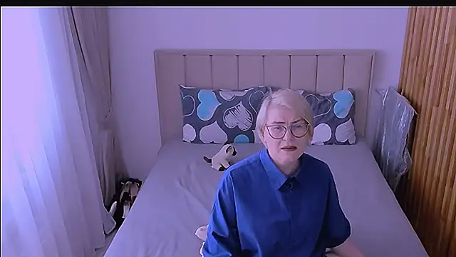 Snapshot of sabrinamacmarren chatting on April 20, 2026, 1:03 pm sabrinamacmarren online show from April 20, 2026, 1:03 pm