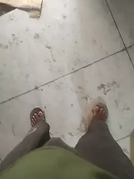 Snapshot of bigh96dik chatting on September 12, 2025, 4:01 am bigh96dik online show from September 12, 2025, 4:01 am