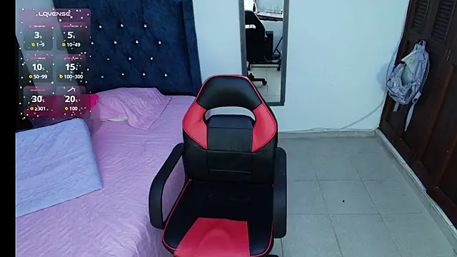 Snapshot of Julieta_Sandia chatting on September 28, 2025, 11:44 pm Julieta Sandia online show from September 28, 2025, 11:44 pm