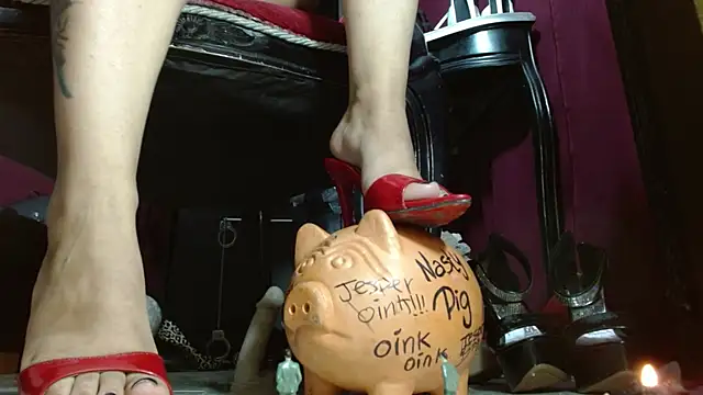 MeGoddesSara online show from May 7, 2026, 9:18 pm