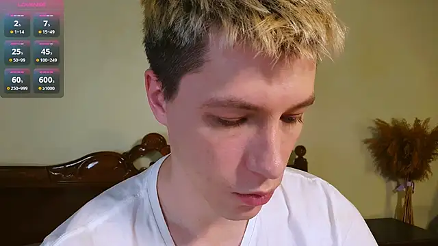 Snapshot of -ethan7inches- chatting on February 19, 2026, 12:40 am -ethan7inches- online show from February 19, 2026, 12:40 am
