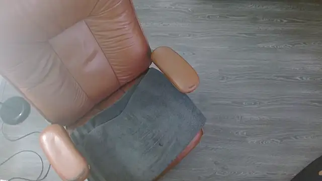 azmichael5 online show from April 1, 2026, 10:27 am