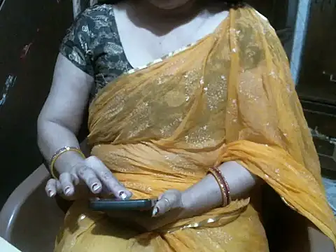 Snapshot of UrsMansi chatting on April 14, 2026, 5:01 am UrsMansi online show from April 14, 2026, 5:01 am