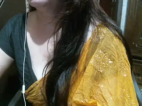 Snapshot of UrsMansi chatting on May 28, 2026, 10:48 pm UrsMansi online show from May 28, 2026, 10:48 pm