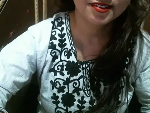 Snapshot of UrsMansi chatting on May 29, 2026, 11:00 pm UrsMansi online show from May 29, 2026, 11:00 pm