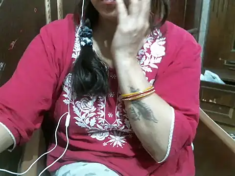 Snapshot of UrsMansi chatting on April 11, 2026, 7:45 am UrsMansi online show from April 11, 2026, 7:45 am