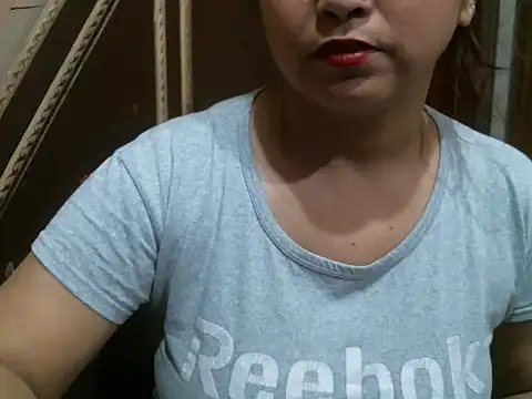 Snapshot of UrsMansi chatting on April 7, 2026, 6:59 am UrsMansi online show from April 7, 2026, 6:59 am