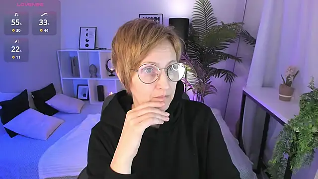 Snapshot of Paris_Cherry chatting on March 22, 2026, 6:09 pm Paris Cherry online show from March 22, 2026, 6:09 pm