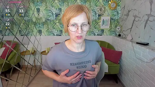 Snapshot of Paris_Cherry chatting on May 8, 2026, 4:38 am Paris Cherry online show from May 8, 2026, 4:38 am