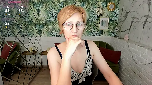 Snapshot of Paris_Cherry chatting on May 10, 2026, 1:04 pm Paris Cherry online show from May 10, 2026, 1:04 pm
