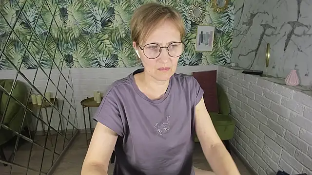 Snapshot of Paris_Cherry chatting on January 31, 2026, 7:12 pm Paris Cherry online show from January 31, 2026, 7:12 pm