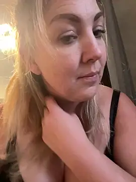 Snapshot of Anna_Alexa chatting on January 10, 2025, 2:02 pm Anna Alexa online show from January 10, 2025, 2:02 pm