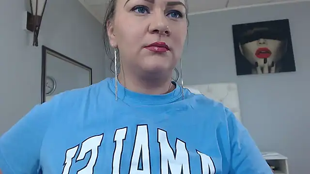 Snapshot of ClaraJoyFG chatting on March 20, 2025, 8:40 pm ClaraJoyFG online show from March 20, 2025, 8:40 pm