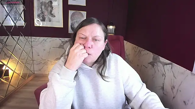 KellyPerfection online show from April 3, 2026, 5:47 am