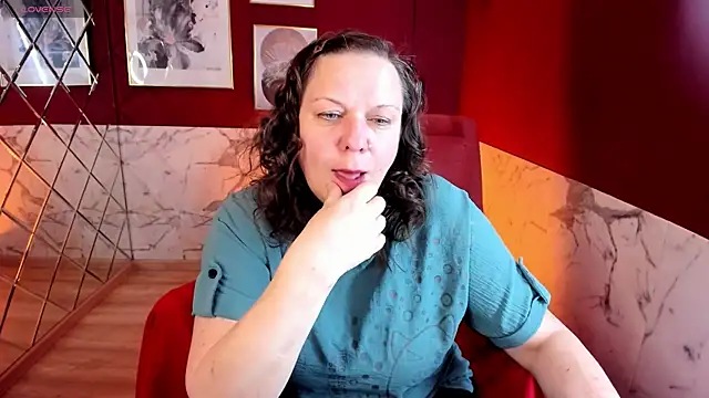 Snapshot of KellyPerfection chatting on May 10, 2026, 8:33 pm KellyPerfection online show from May 10, 2026, 8:33 pm