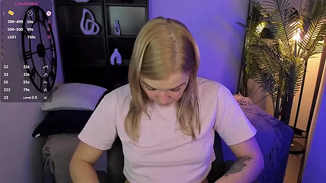 BellaDreamy online show from December 3, 2025, 9:09 am