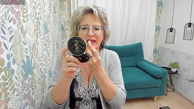 EvelynJoyful online show from February 3, 2025, 11:53 am