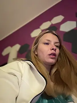 AnastasiaAniess online show from April 1, 2026, 4:36 am