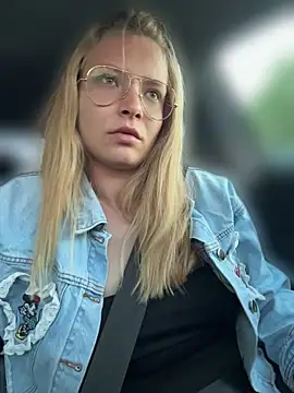 AnastasiaAniess online show from April 8, 2026, 5:58 pm