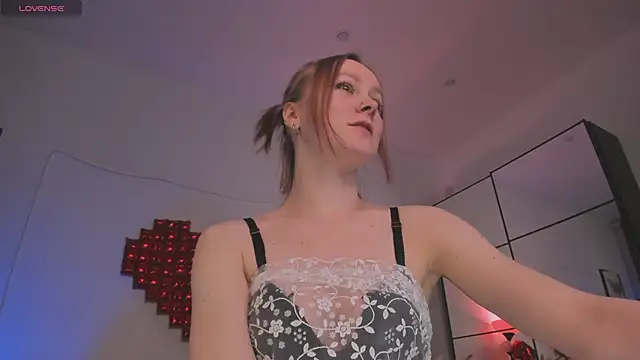 Snapshot of LilianKroft chatting on February 10, 2026, 5:34 pm LilianKroft online show from February 10, 2026, 5:34 pm