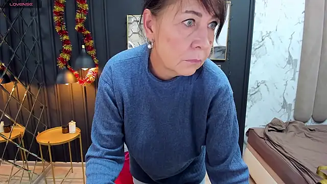 Snapshot of LindaPassionate chatting on December 30, 2024, 5:15 am LindaPassionate online show from December 30, 2024, 5:15 am