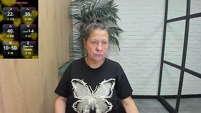 Snapshot of LindaPassionate chatting on November 9, 2025, 5:33 am LindaPassionate online show from November 9, 2025, 5:33 am