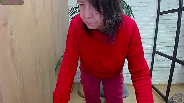 Snapshot of LindaPassionate chatting on February 15, 2025, 5:19 am LindaPassionate online show from February 15, 2025, 5:19 am