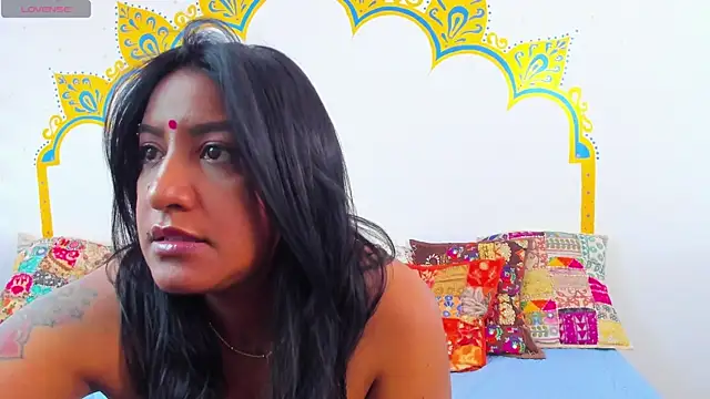 LadyNahir online show from May 9, 2026, 2:37 am