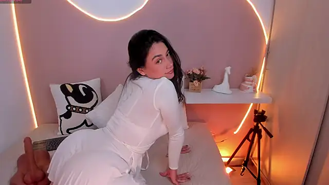 EllieMitchell online show from January 24, 2025, 3:45 pm