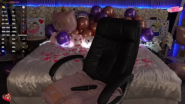 Snapshot of FoxyShy chatting on February 12, 2026, 11:32 am FoxyShy online show from February 12, 2026, 11:32 am