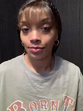 Snapshot of Rakiyahcharms chatting on February 18, 2026, 2:20 am Rakiyahcharms online show from February 18, 2026, 2:20 am