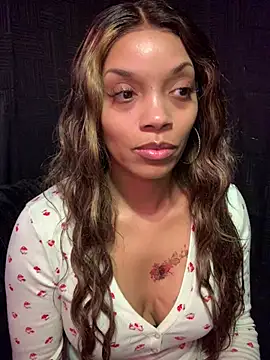 Snapshot of Rakiyahcharms chatting on January 18, 2026, 3:10 am Rakiyahcharms online show from January 18, 2026, 3:10 am