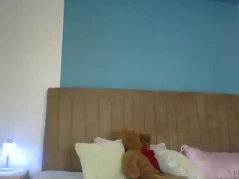 Snapshot of naya86 chatting on December 19, 2025, 12:29 pm naya86 online show from December 19, 2025, 12:29 pm