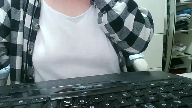 heidi60 online show from October 10, 2025, 6:42 pm