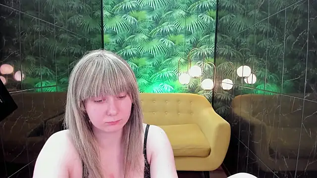 Snapshot of AlanaDreamy chatting on January 12, 2025, 6:49 am AlanaDreamy online show from January 12, 2025, 6:49 am