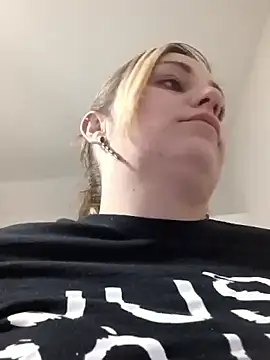 babygirl0777 online show from May 24, 2026, 1:49 am