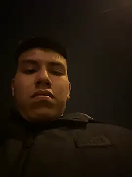 Snapshot of mikeeeeeell chatting on May 4, 2026, 10:56 pm mikeeeeeell online show from May 4, 2026, 10:56 pm