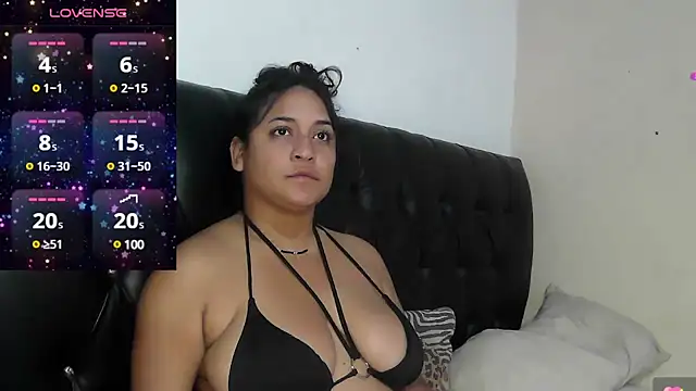 Snapshot of Crazylovee_hot chatting on January 20, 2025, 11:32 pm Crazylovee hot online show from January 20, 2025, 11:32 pm