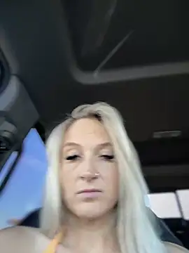 Snapshot of _Rapunzel_ chatting on February 26, 2025, 6:48 pm Rapunzel online show from February 26, 2025, 6:48 pm